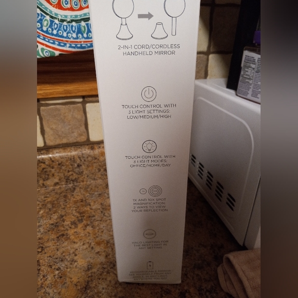 NEW Conair Halo LED-Lighted Handheld Rechargeable Mirror - Picture 7 of 8